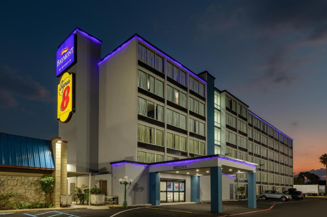 Hotel Baymont By Wyndham Laredo Exteriér fotografie