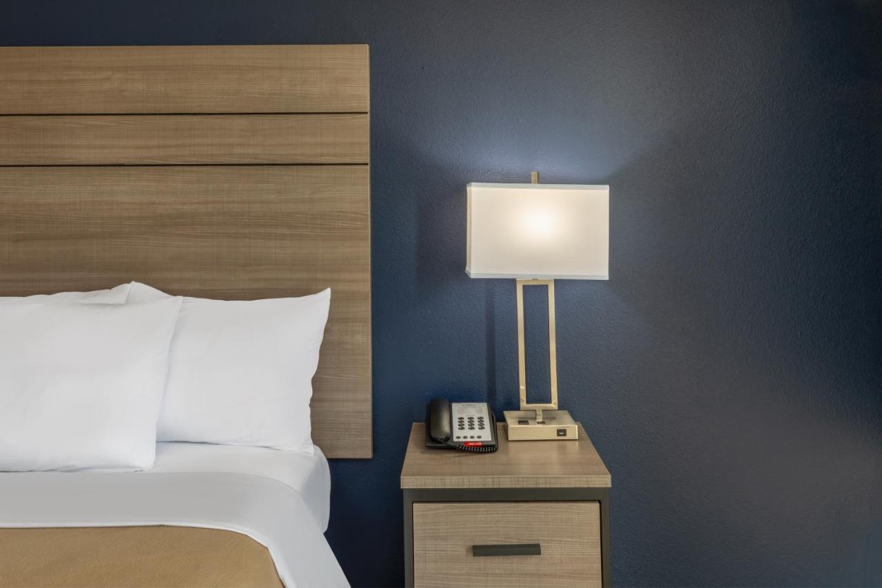 Hotel Baymont By Wyndham Laredo Exteriér fotografie