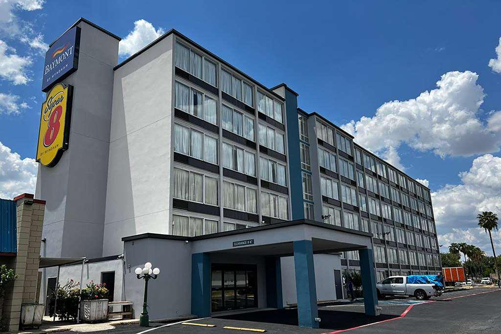 Hotel Baymont By Wyndham Laredo Exteriér fotografie